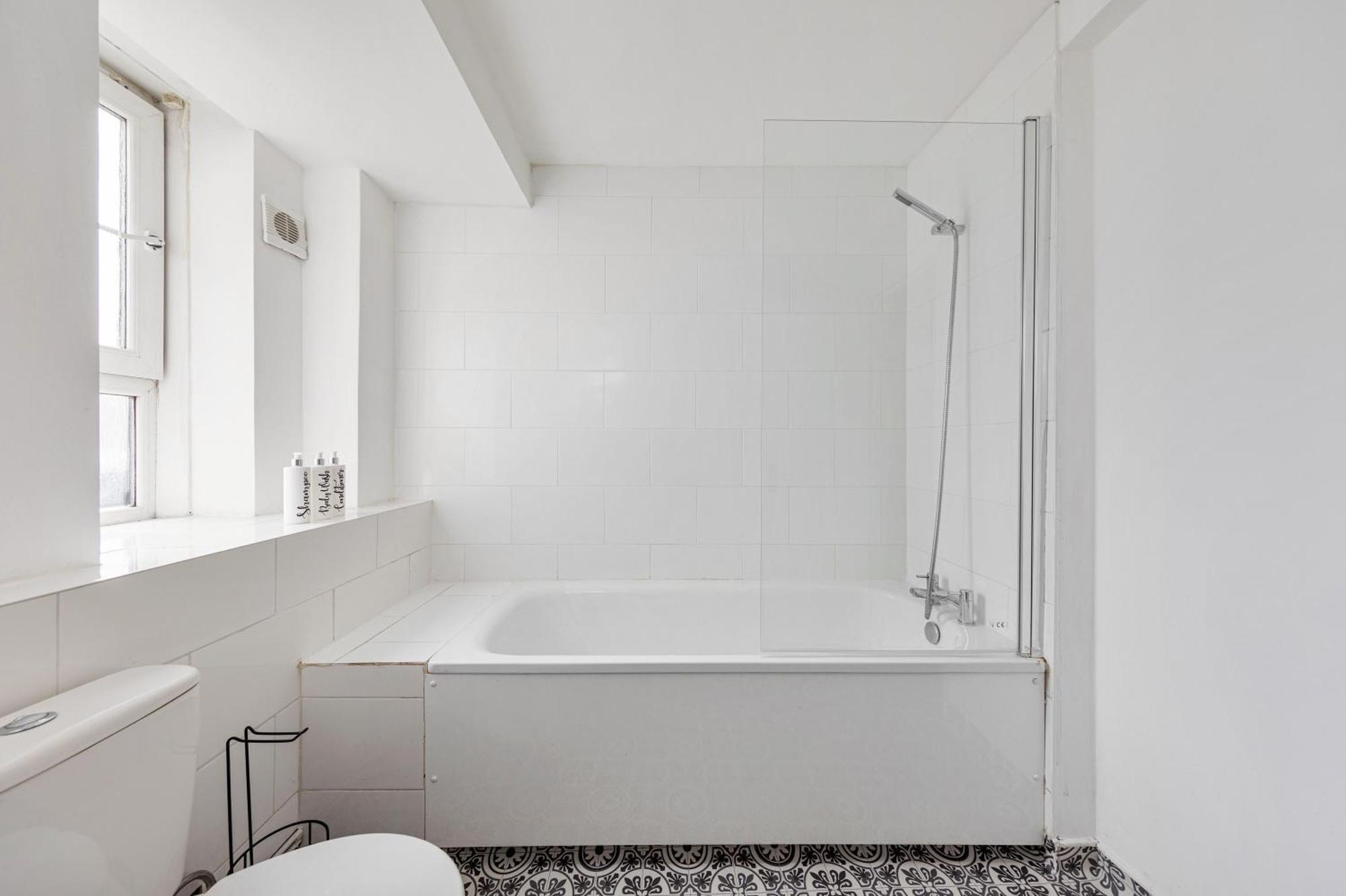 Sleek Shoreditch Hideout - 2 Bed Gem With Balcony In Central Londýn Exteriér fotografie